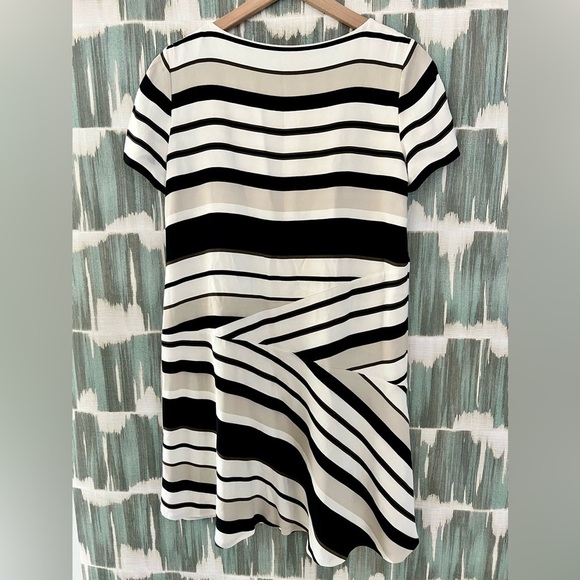 Lafayette 148 New York - 598.00 MSRP-  A-line Greta shift dress -S - Picture 4 of 6